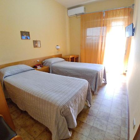Hotel Il Dollaro Villa San Giovanni Bagian luar foto